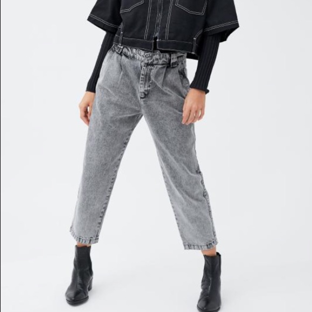 BDG Sofie Slouchy Pleated Straight Leg Jean
